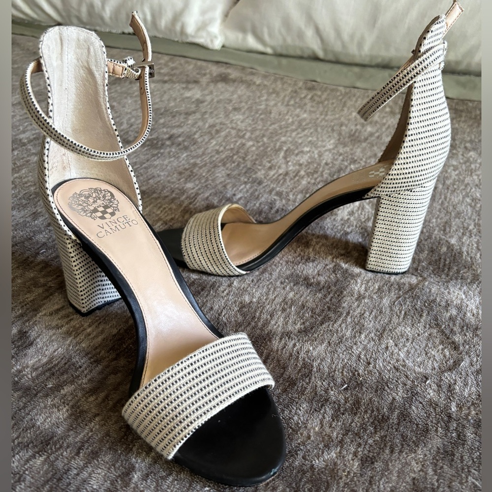 Vince Camuto Corlina Block Heel - Picture 5 of 12